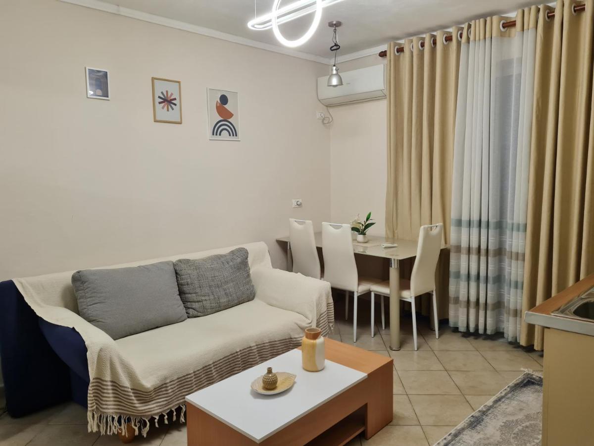 Downtown Boulevard Apartment With A Cute Balcony! Тирана Экстерьер фото